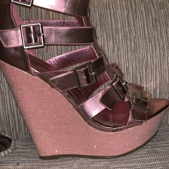 Platform wedge shoe - Picture 2 of 4